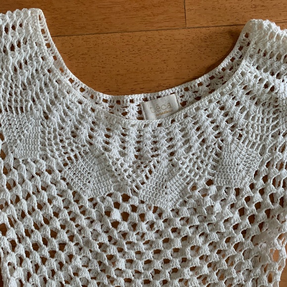 Brazilian white crochet top - Picture 4 of 9